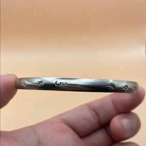 Silver Mexico Alpaca Engraved Bangle Bracelet M76